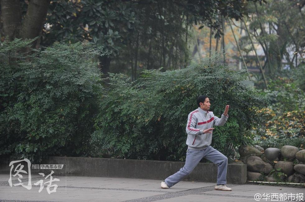 公园老人口罩_公园老人的龌龊图片