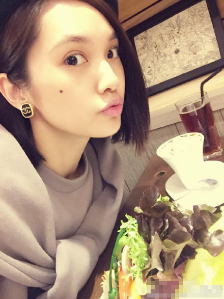 杨丞琳晒闺蜜聚会照 网友:快给浩浩生个猴子
