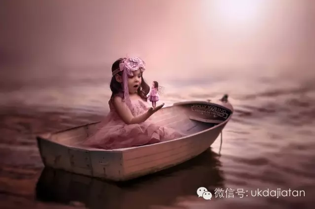 好有爱！妈妈给残疾女儿拍梦幻美照走红(组图)