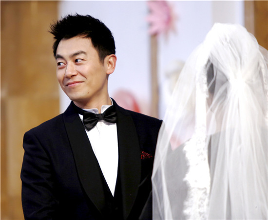 《漂洋过海来看你》探班 朱亚文自嘲男仆上位