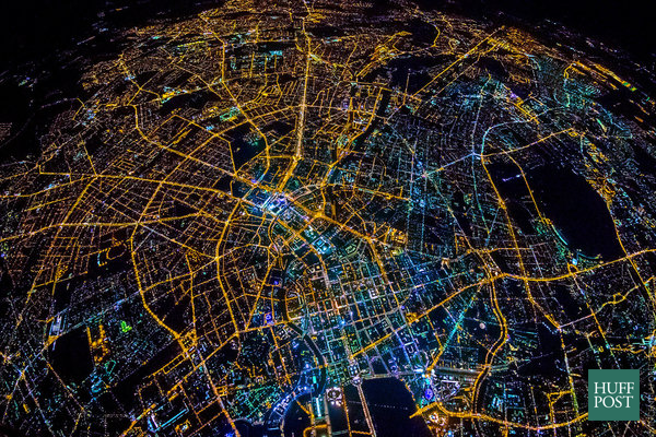 从高空俯瞰,德国城市道路纵横交错.
