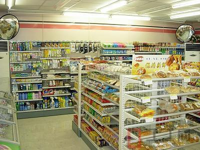 便利店员工殴打残疾人 补偿顾客医药费3万元