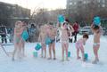  Sour and refreshing! Russian Kindergarten Collective Naked Challenge Ice Bucket