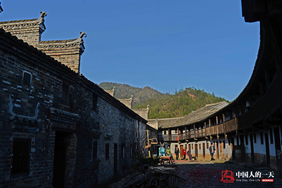 【中国人的一天】“回不去”的客家土围