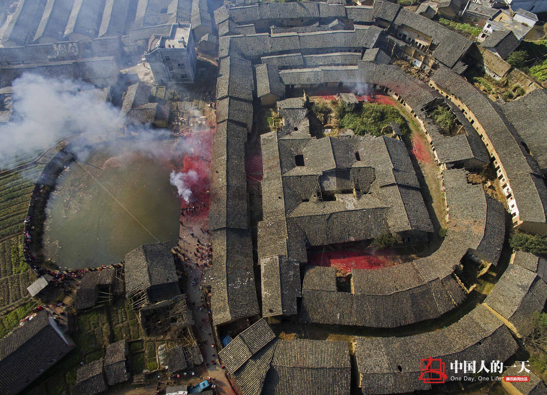 【中国人的一天】“回不去”的客家土围