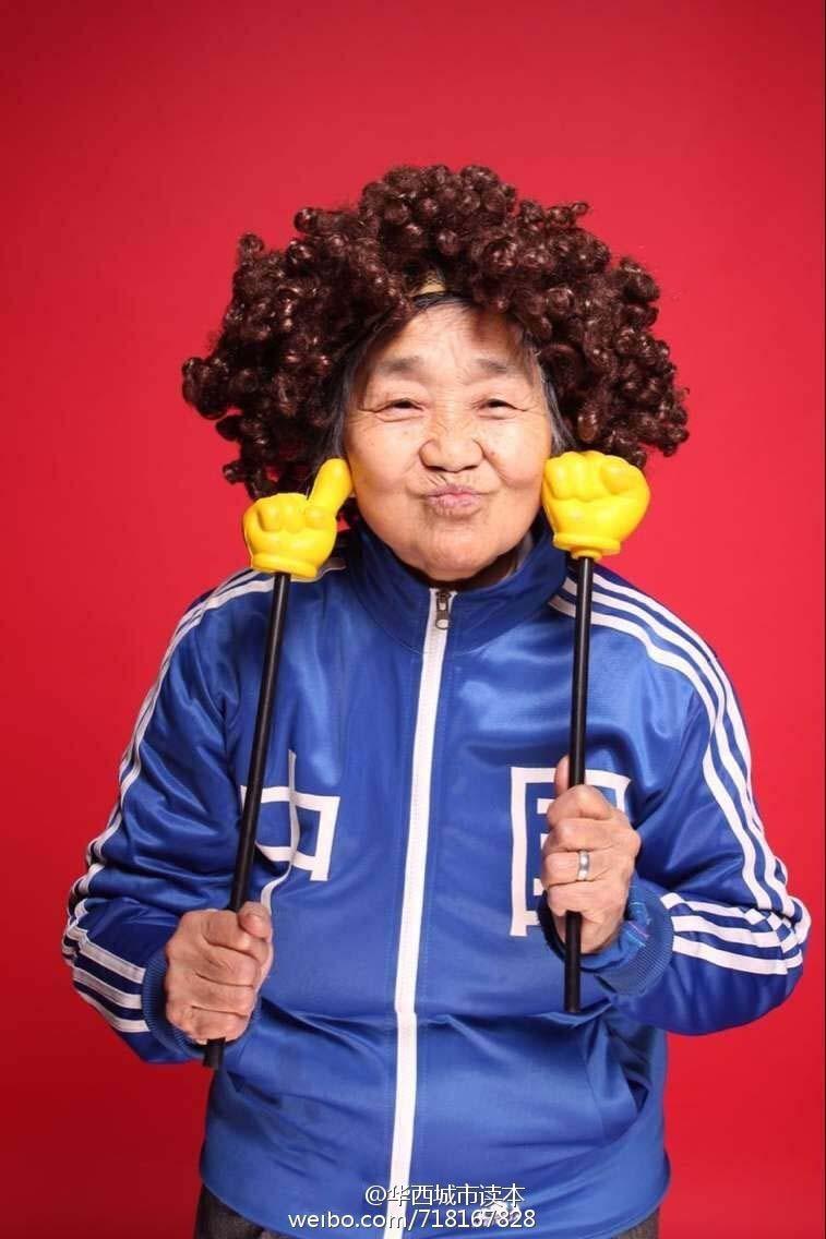 孙女为八旬奶奶拍艺术照 助其重返20岁(高清组图)