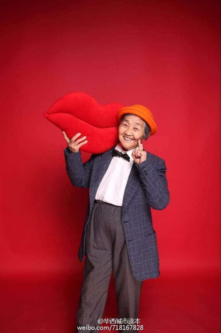 孙女为八旬奶奶拍艺术照 助其重返20岁(高清组图)