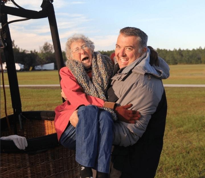 刚丧夫又获知患癌 美90岁老妇放弃治疗去看世界