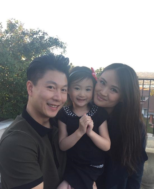 李小鹏妻子孕肚大如球 奥莉快要当姐姐啦