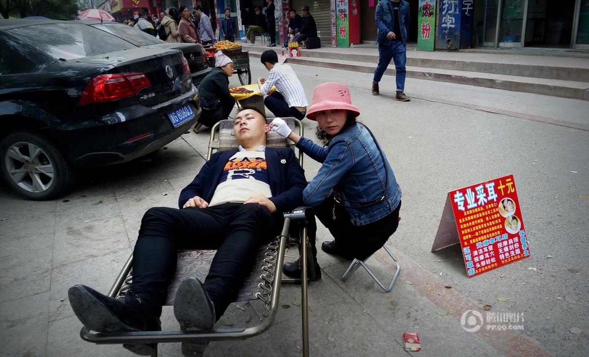 点击图片查看详情 阿木木厉自杀的人_月收入过万的人自杀(2)