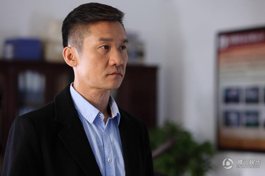 黄志忠  /   隐藏 查看图注