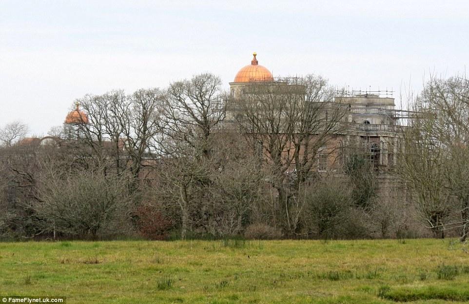 英国富商斥资数亿建豪宅 31年仍是“半成品”(图)