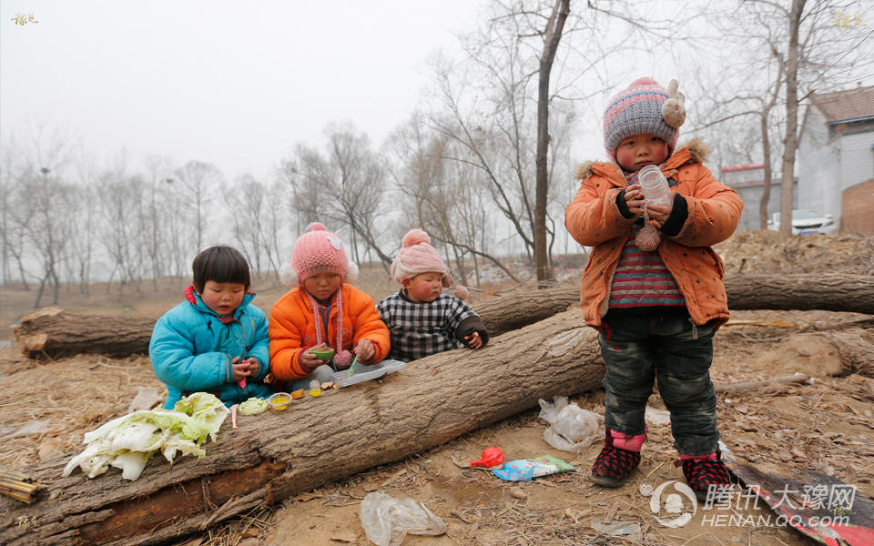 男子帮媳妇亲戚干活致瘫痪 妻子弃4子女私奔 (图)