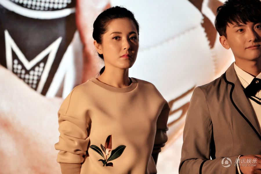 《旋风十一人》发布会 曾黎糖葫芦马尾变女生