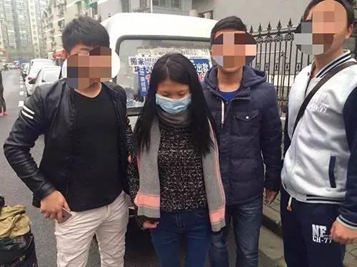 24岁美女竟是黄金大盗 曾将赃物藏警车车底(组图)