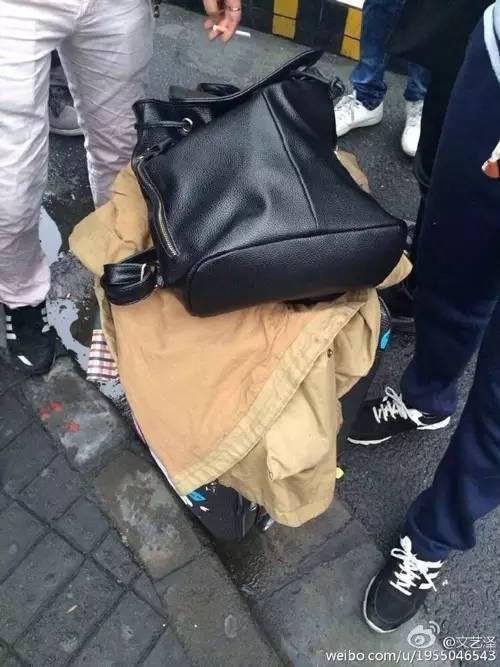 24岁美女竟是黄金大盗 曾将赃物藏警车车底(组图)