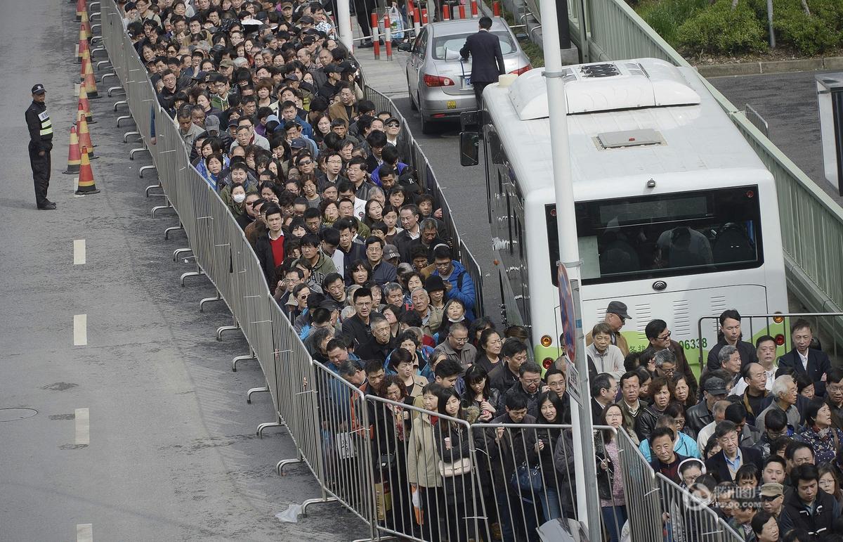 徐泾东地铁站末班车图片