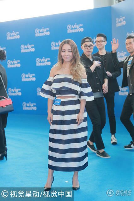 50岁“妲己”温碧霞身材姣好 容颜依旧(组图)