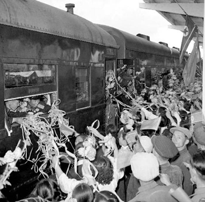 【历史回顾】1958年志愿军撤离朝鲜回国珍贵镜头 - 耄耋顽童 - 耄耋