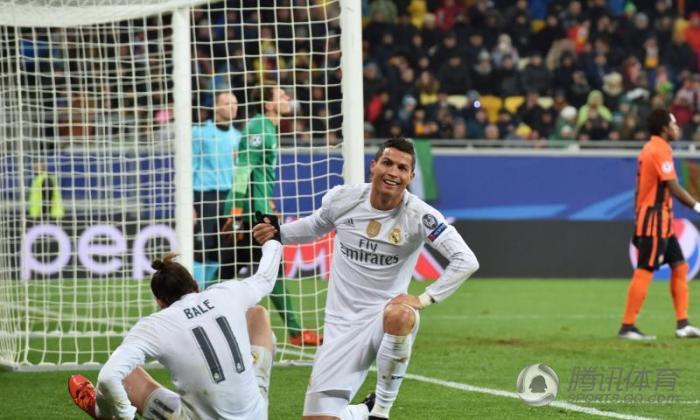 标题:5-1!欧冠首轮最大惨案诞生:德甲黑马登顶积分榜,土超霸主1.5亿豪阵遭补时暴击