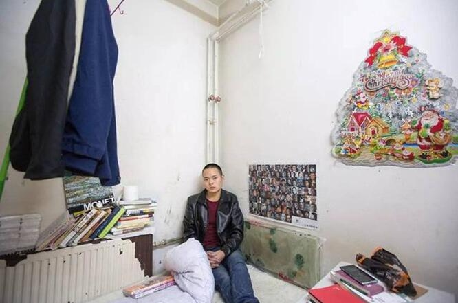 窥视北京“鼠族”的地下蜗居生活 (高清组图)