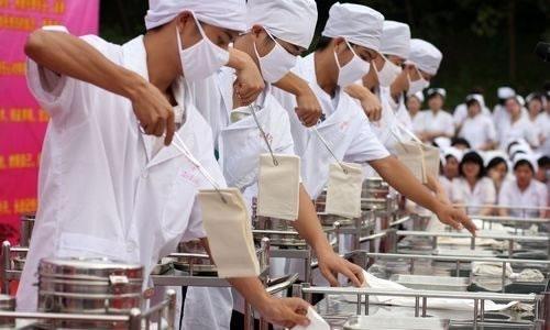 帅气男护士走俏_男护士的收入