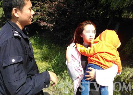 小夫妻高速上吵架 丈夫抛妻弃子