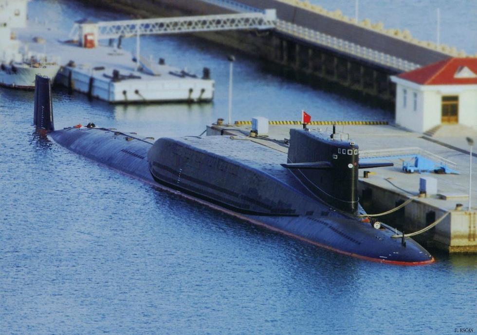 组图:海军节前夕 网友发战略核潜艇美图