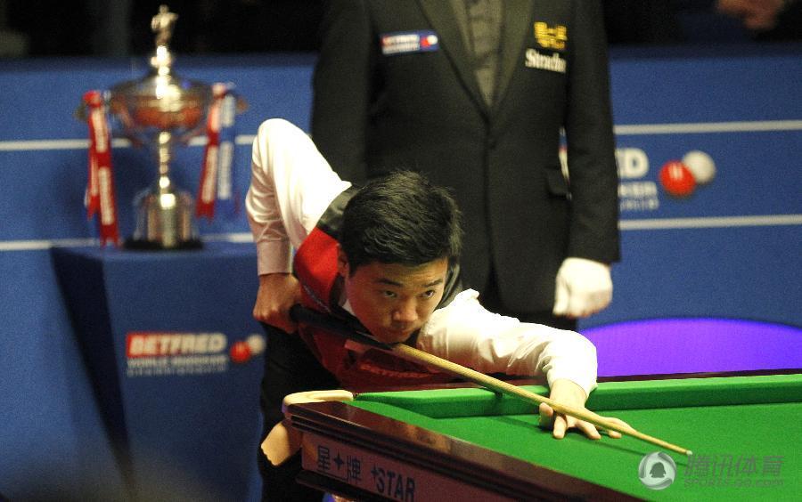 斯诺克世锦赛丁俊晖比赛现场视频 15972849_980x1200_292.jpg