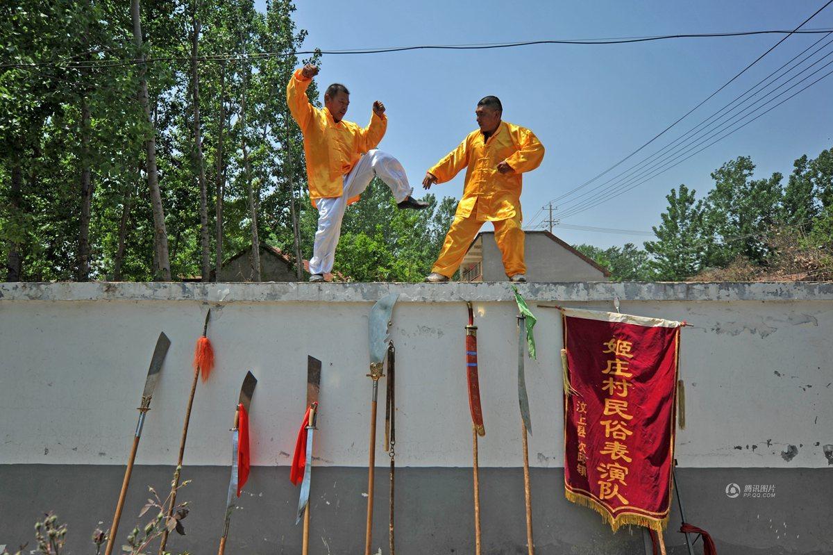 山东百年武术村：孩子下课习武 大人练拳健身(图)