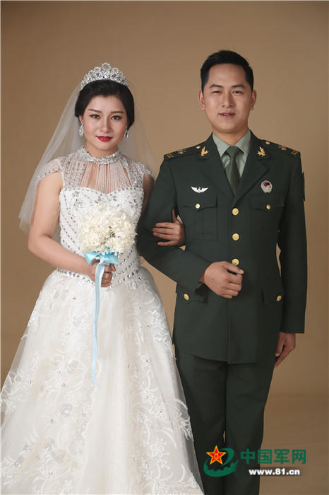 婚纱照红军_婚纱照风格