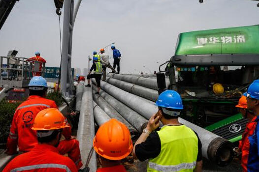 同济桥梁系主任:超载车冲撞高架,可致主梁垮塌