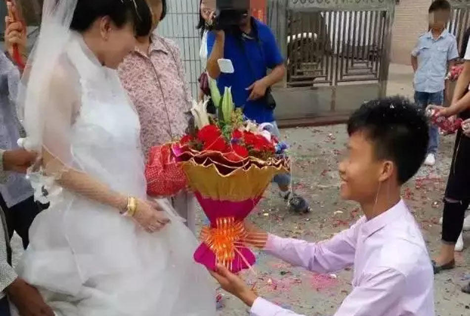 湛江16岁男孩与14岁女孩举行婚礼