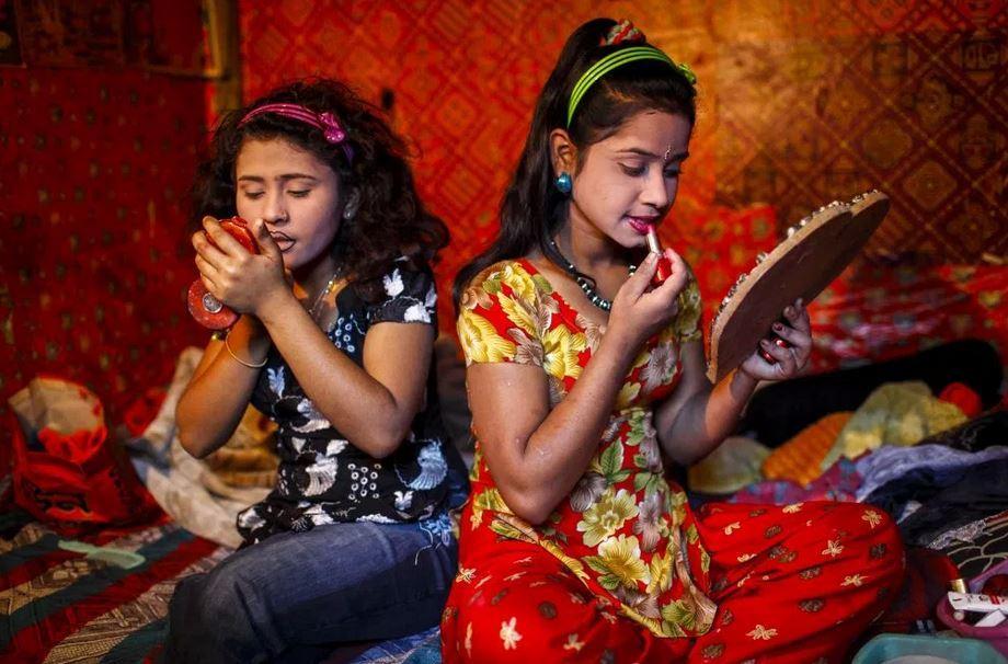 孟加拉存在200年的妓院 少女为生计不愿离开(图)