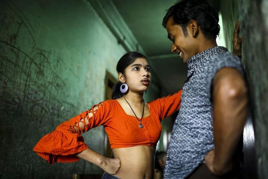 孟加拉存在200年的妓院 少女为生计不愿离开(图)