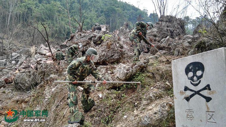 乐业县有多少人口_乐业县普查员带着铺盖进村屯 耐心细致做普查(3)