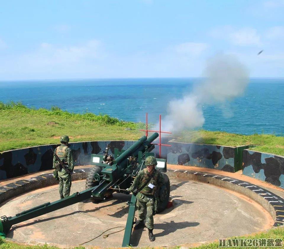 中国台湾地区军队实弹射击 70岁老炮还在坚持
