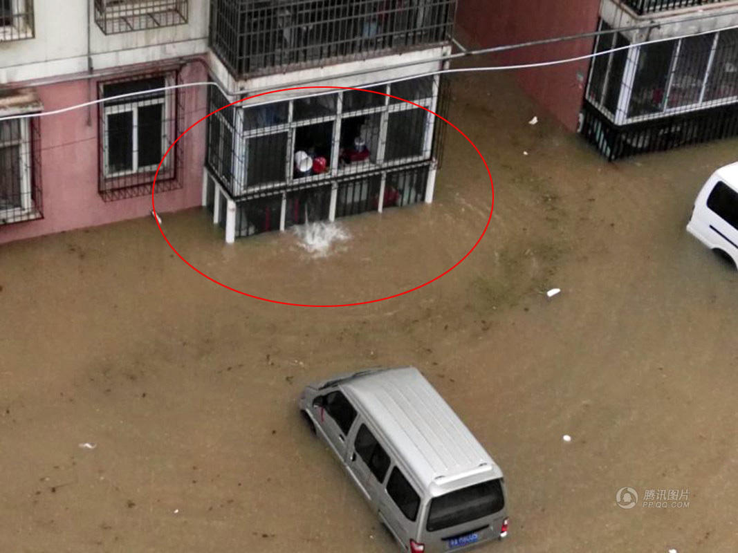 武汉暴雨!围墙坍塌8人遇难 隧道滑坡被堵(多图)