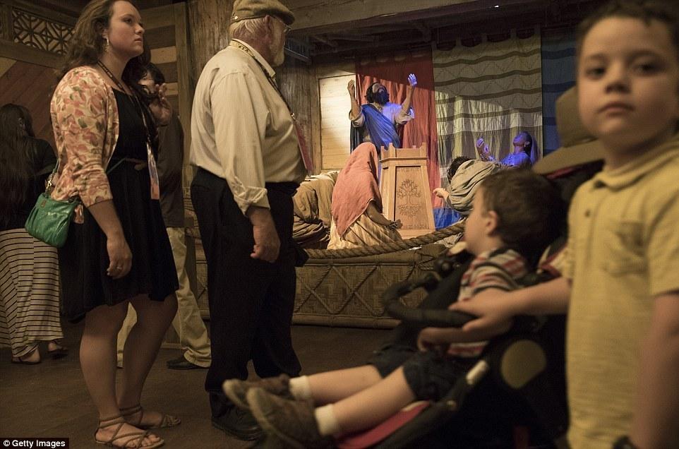 他们花6.6亿造了这艘诺亚方舟 船身长155米(组图)