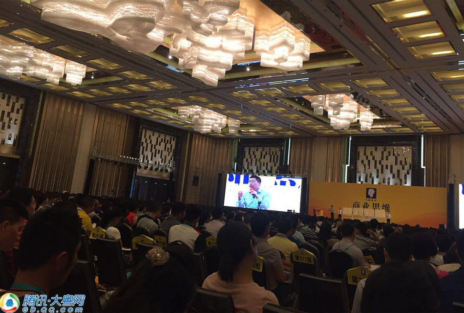 冯提莫收入多少_珠海化妆师收入有多少(3)