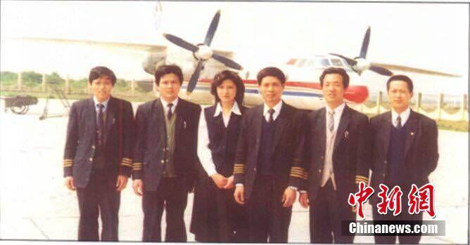 她当了31年空姐 昨天是她的最后一个航班(高清图)