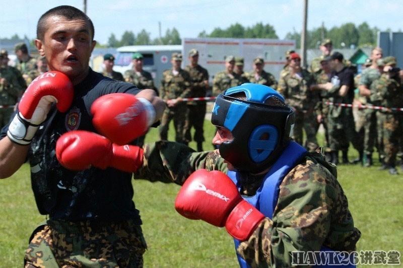 组图:栗色贝雷帽 俄罗斯特种兵经历的"地狱训练营"