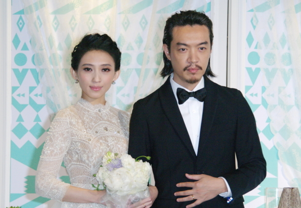 好大方,戴佩妮曾带旧爱房祖名与老公吃饭