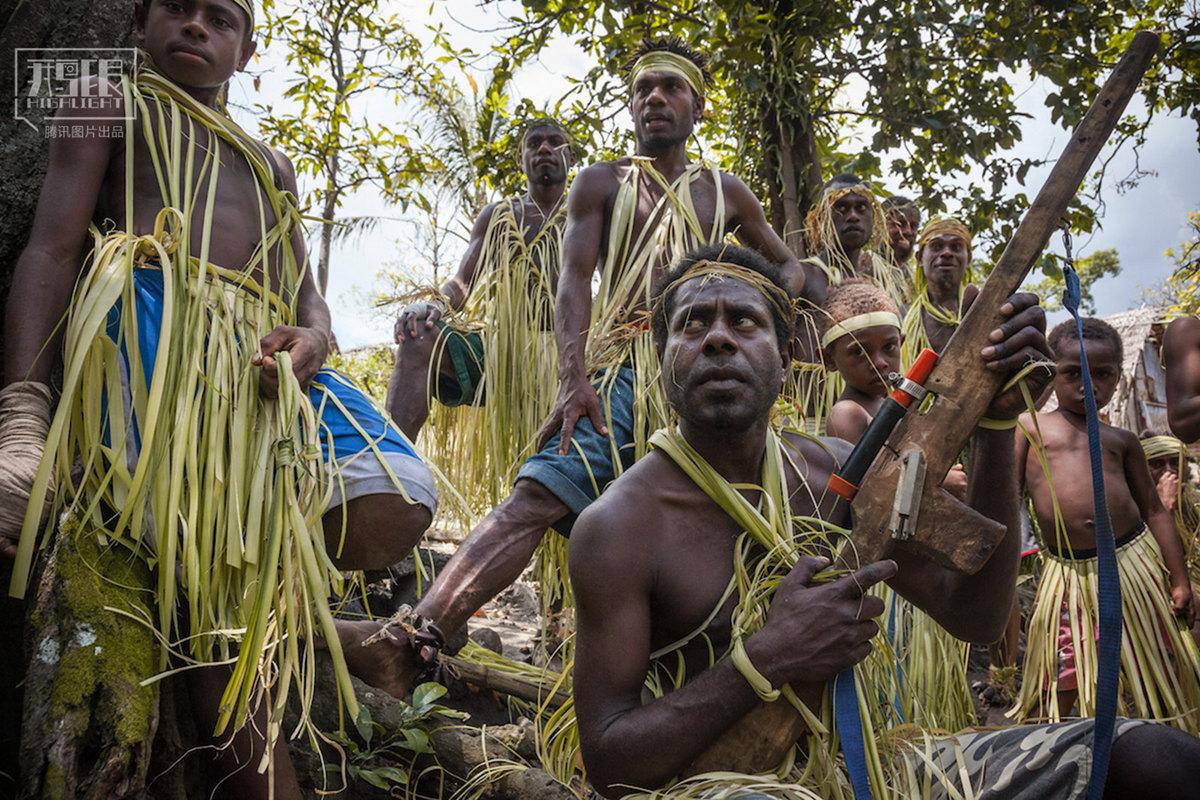 这些小岛居民将西方货物当做宗教崇拜(组图)
