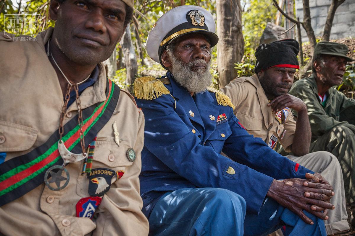 这些小岛居民将西方货物当做宗教崇拜(组图)