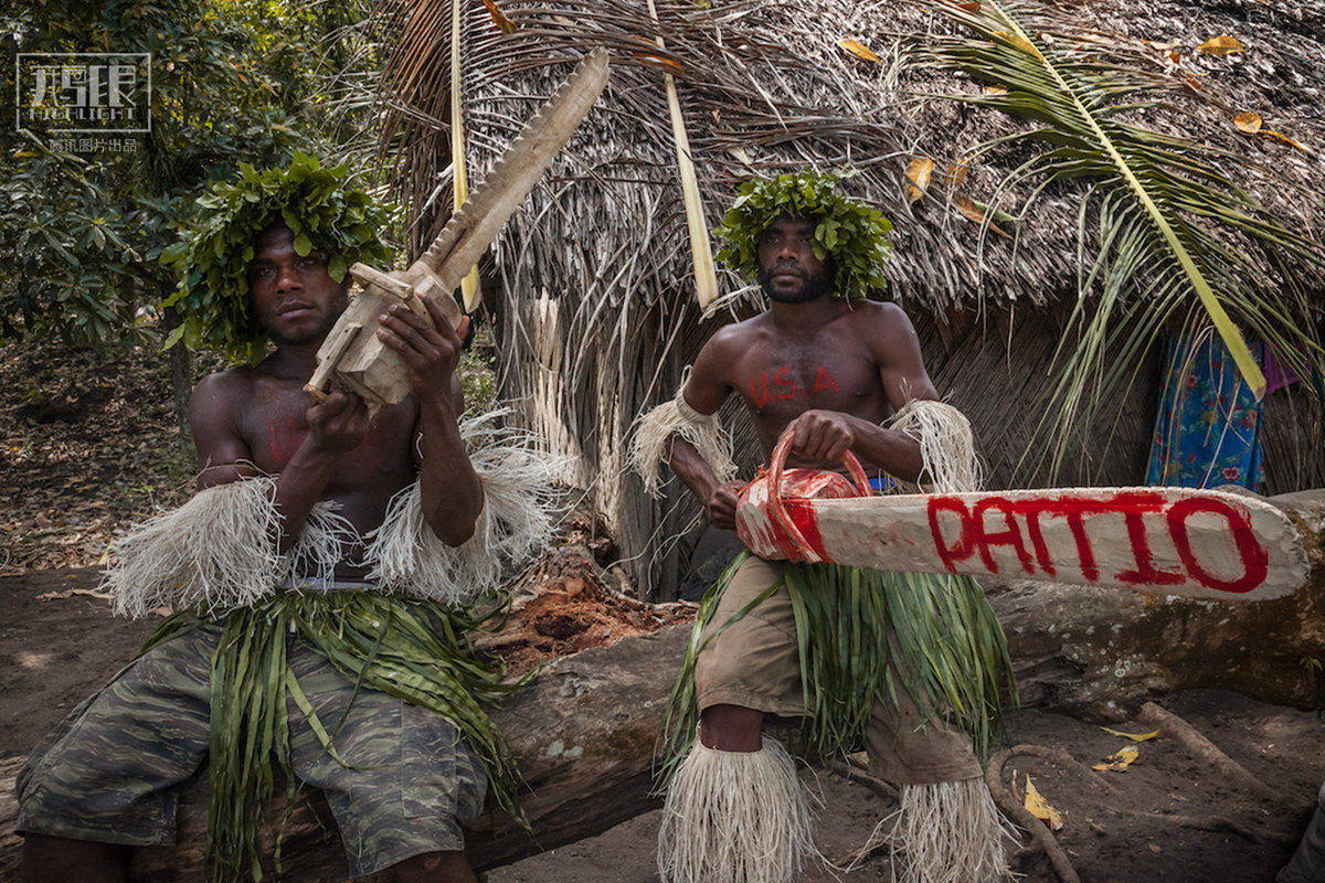 这些小岛居民将西方货物当做宗教崇拜(组图)