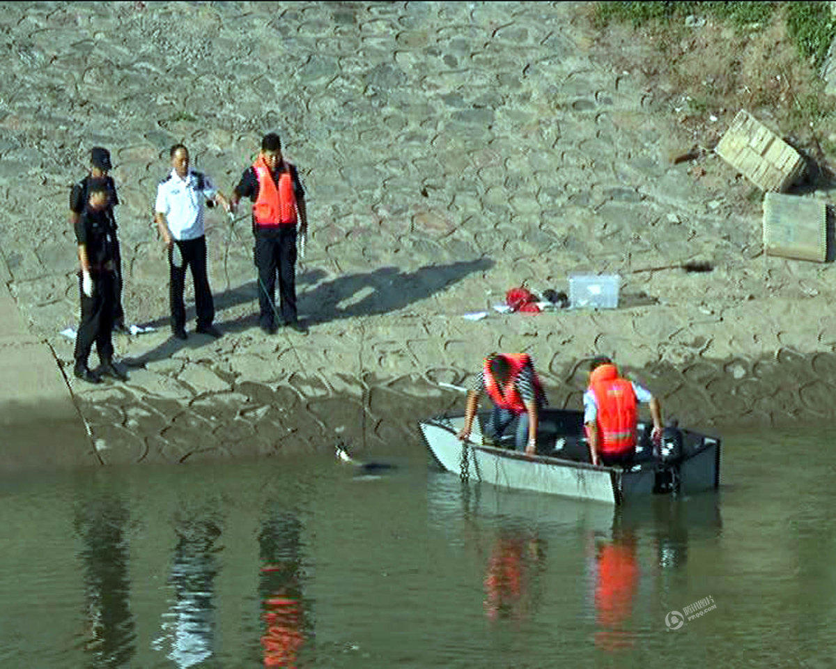 女友和姐姐同时落水 男子吓傻报警 1人溺亡