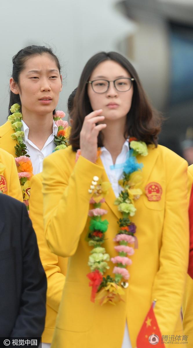 奥运内地代表团访港 洪荒少女笑容洋溢(组图)