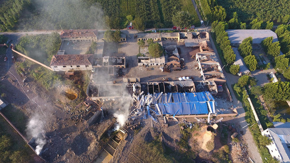 河北晋州黑化工厂爆炸航拍现场事故致5死1伤