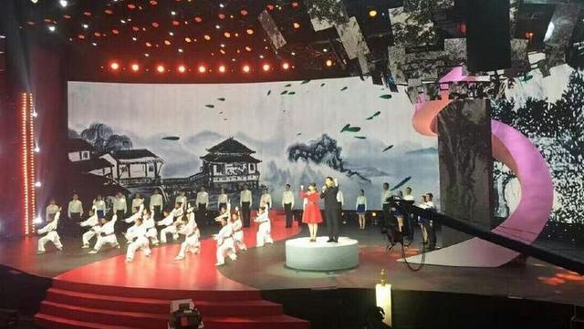 林妙可时隔8年再穿红裙登台 可找回当年记忆?(图)